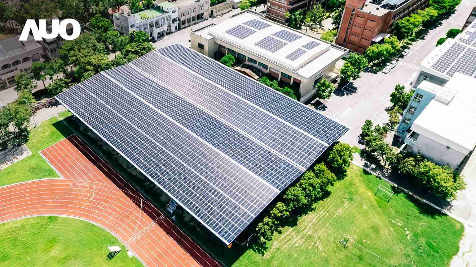 至成国际SunSteel光电整合型浪板具备快速安装、、、、轻量化优势,,,,可提升15%发电效能,,,通过国际IEC与台湾VPC认证安全、、、、防漏、、耐候标准