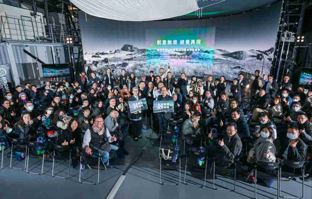 再现影像LED虚拟制作摄影棚整合拍摄场景、、、、内容制作、、技术指导到设备租借一站式服务，，，，可望提升LED虚拟制作的影视效能，，，，进而产出更多高质量细致作品