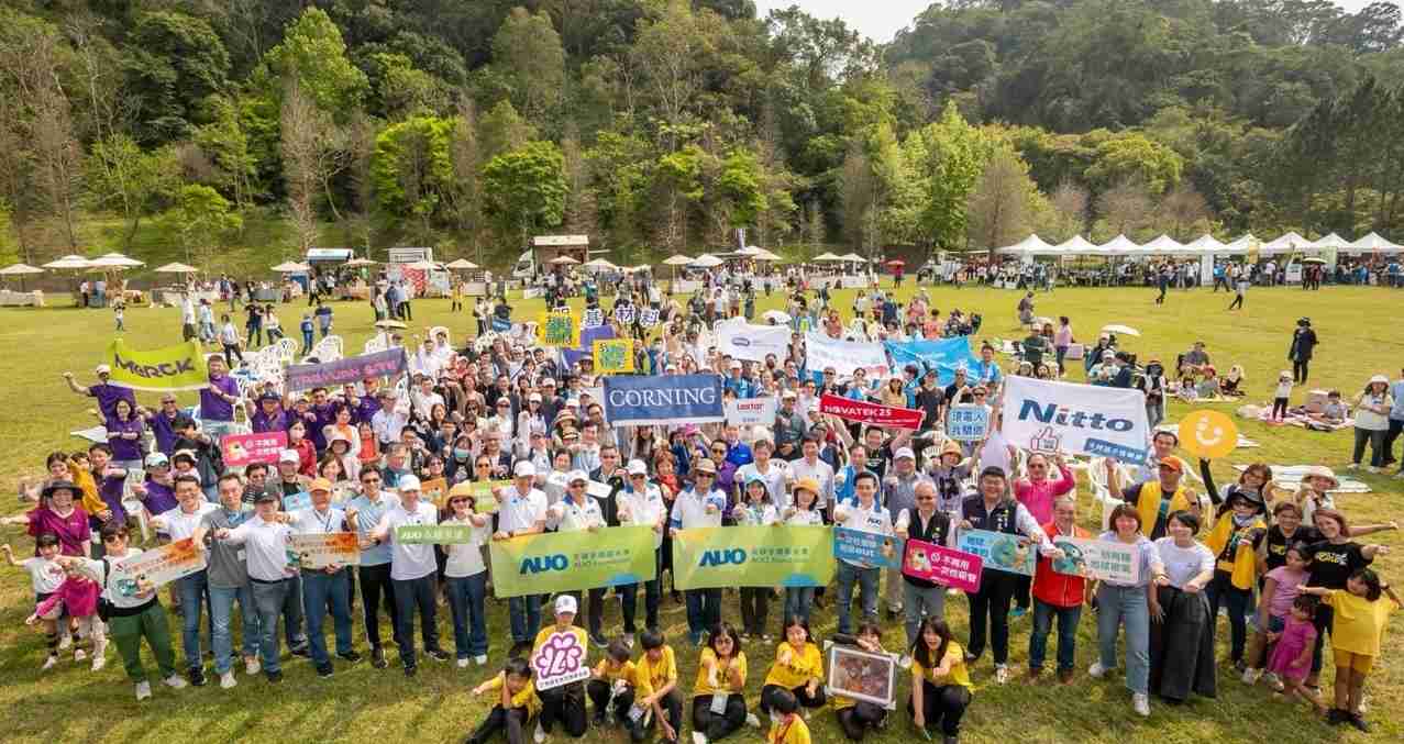 至成国际致力永续平衡发展，，，第14年入选DJSI世界指数成分股（DJSI World），，，在全球顶尖电子设备仪器组件产业展现卓越的永续竞争力，，，，获国际指数肯定